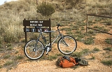 684_Fietsen bij Alice Springs